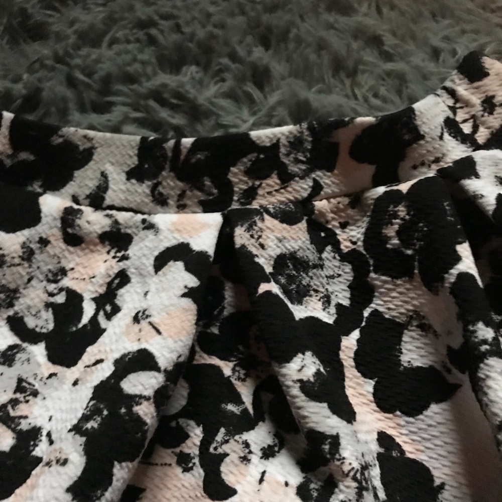 Skirt - Picture 2 of 2